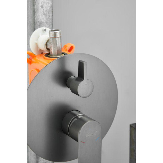 Душевая система для ванны Belz B80713-3, оружейная сталь - фото 8